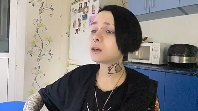 Snapshot of CandaceBlaze chatting on October 15, 9:01 pm CandaceBlaze online show from October 15, 9:01 pm