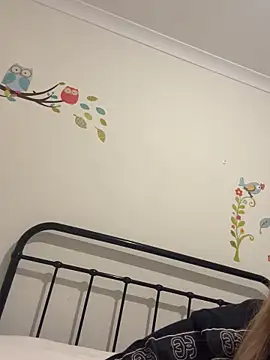 Snapshot of imyourgoodgirl69 chatting on September 22, 12:44 pm imyourgoodgirl69 online show from September 22, 12:44 pm