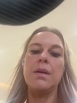 imyourgoodgirl69 online show from February 25, 4:34 am