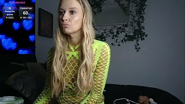 imyourgoodgirl69 online show from March 17, 6:38 am