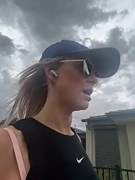 imyourgoodgirl69 online show from February 11, 4:12 am