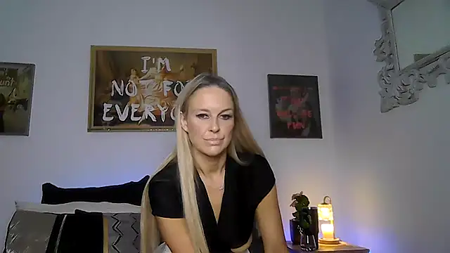 imyourgoodgirl69 online show from March 11, 12:32 pm