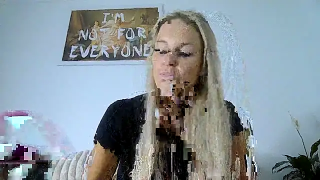 Snapshot of imyourgoodgirl69 chatting on November 16, 3:44 am imyourgoodgirl69 online show from November 16, 3:44 am