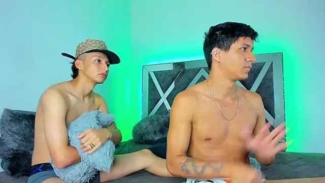 Robertmiller21 online show from February 26, 6:19 pm