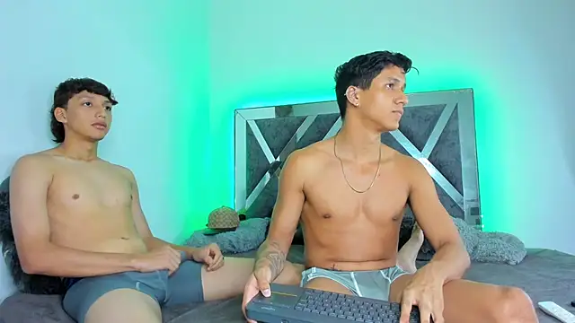 Robertmiller21 online show from February 17, 6:27 pm