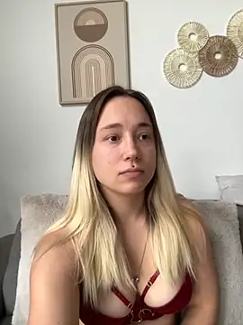 stelli 99 online show from December 3, 9:42 am