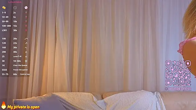 Snapshot of Brittney_Shaw chatting on June 27, 4:13 pm Brittney Shaw online show from June 27, 4:13 pm