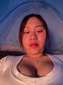 maianhcute online show from February 6, 11:56 pm