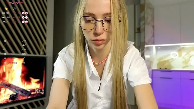 Snapshot of BritaKiss chatting on September 12, 2:12 am BritaKiss online show from September 12, 2:12 am