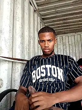 Snapshot of Basslanie chatting on December 4, 4:55 am Basslanie online show from December 4, 4:55 am