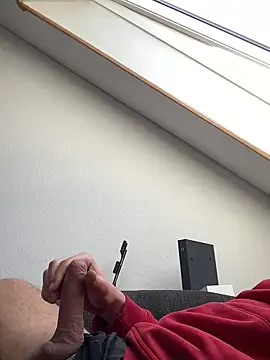 Snapshot of TerryM_F chatting on March 8, 10:18 am TerryM F online show from March 8, 10:18 am
