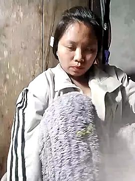 venu00 online show from March 13, 3:28 pm