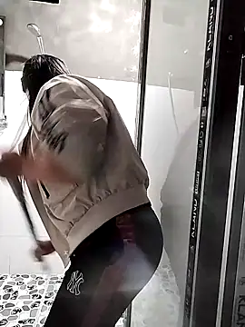 venu00 online show from February 8, 2:37 pm