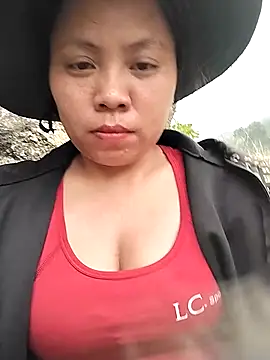 venu00 online show from March 25, 5:29 am