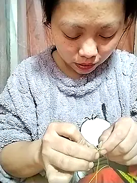 venu00 online show from March 15, 4:19 am