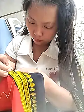 venu00 online show from April 4, 8:43 am