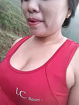 venu00 online show from April 18, 2:14 am