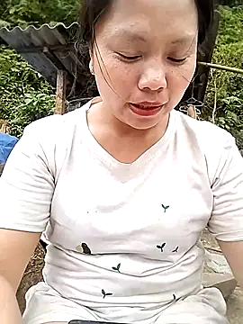 venu00 online show from March 29, 6:48 am