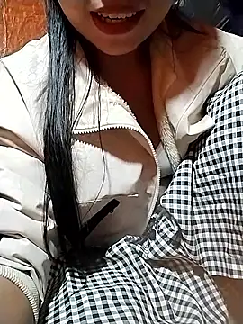 venu00 online show from November 6, 5:00 am