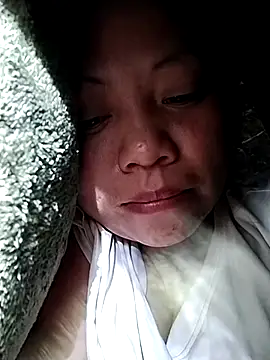 venu00 online show from January 12, 11:42 pm