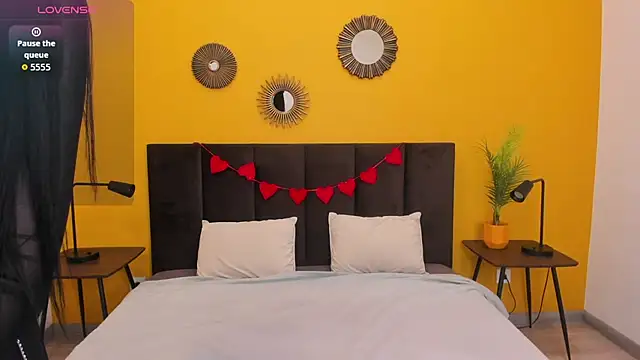 Jennifer Munoz online show from March 28, 1:39 am