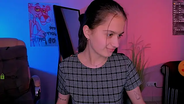 Snapshot of talia_seduce chatting on November 7, 1:04 pm talia seduce online show from November 7, 1:04 pm