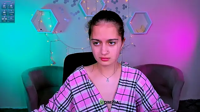 Snapshot of talia_seduce chatting on November 6, 9:46 am talia seduce online show from November 6, 9:46 am