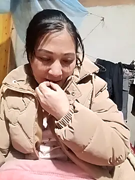 YAYAA-502 online show from January 8, 2:45 pm