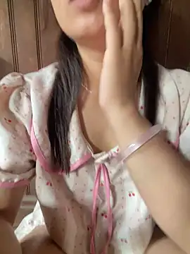 Snapshot of Ngoc-bbi chatting on June 25, 12:52 am Ngoc-bbi online show from June 25, 12:52 am