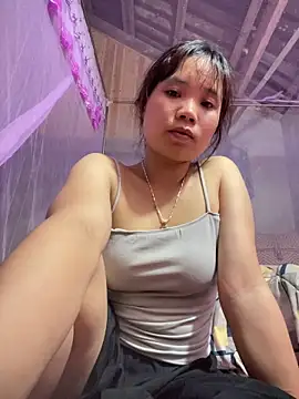 Ngoc-bbi online show from April 22, 12:12 pm