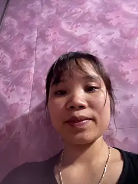 Ngoc-bbi online show from April 20, 1:45 pm