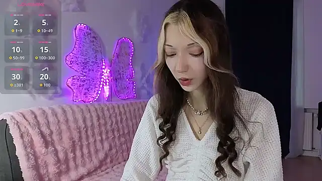 KiraGlam online show from September 17, 10:17 am