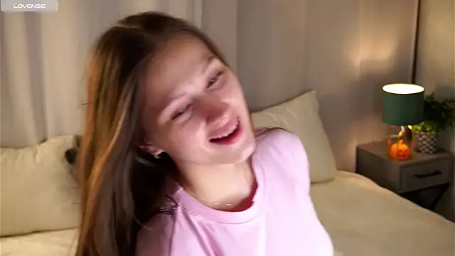 MelaniSeiver online show from December 2, 1:06 am