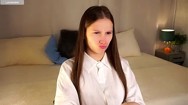 MelaniSeiver online show from December 5, 1:05 am