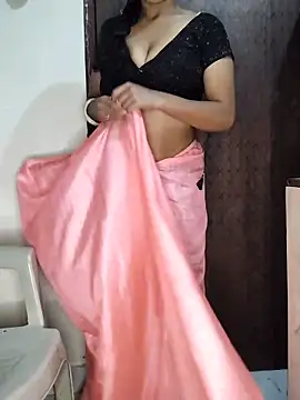 Savita2310 online show from December 17, 6:35 pm