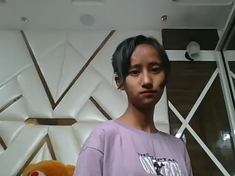 Snapshot of lily_9900 chatting on October 3, 10:17 am lily 9900 online show from October 3, 10:17 am