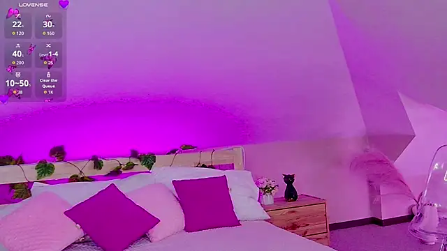 Liann Stark online show from March 24, 6:35 am