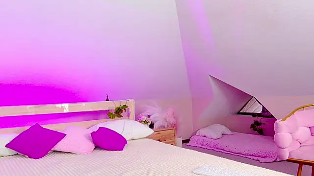 Liann Stark online show from November 7, 6:51 am