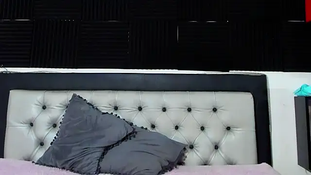 Snapshot of Akalidemon chatting on October 1, 3:22 am Akalidemon online show from October 1, 3:22 am