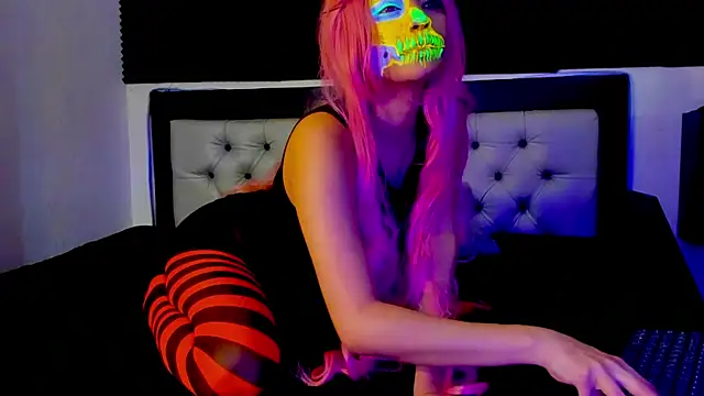 Snapshot of Akalidemon chatting on October 27, 4:02 am Akalidemon online show from October 27, 4:02 am