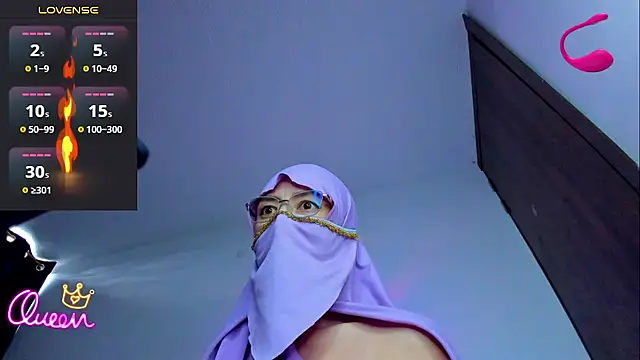 Eyad  H online show from April 16, 9:39 pm