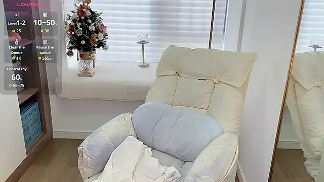 BlueBaby-77 online show from October 24, 2:54 am