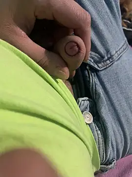 Snapshot of Daniel_cornel chatting on February 24, 9:48 pm Daniel cornel online show from February 24, 9:48 pm