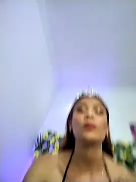 Snapshot of dulcelatin21 chatting on October 20, 9:48 pm dulcelatin21 online show from October 20, 9:48 pm