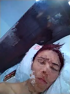 Snapshot of dulcelatin21 chatting on October 31, 3:52 pm dulcelatin21 online show from October 31, 3:52 pm