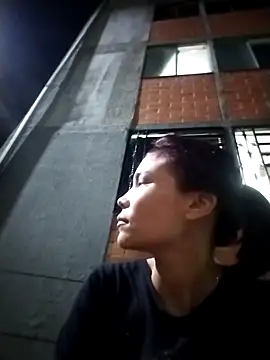 Snapshot of dulcelatin21 chatting on December 2, 2:12 am dulcelatin21 online show from December 2, 2:12 am