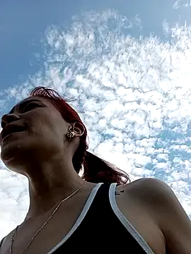 Snapshot of dulcelatin21 chatting on October 5, 9:27 pm dulcelatin21 online show from October 5, 9:27 pm