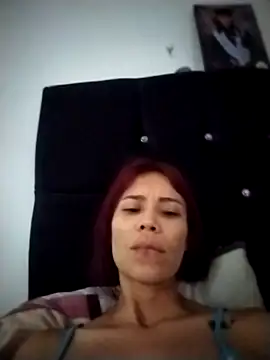 Snapshot of dulcelatin21 chatting on November 6, 8:24 pm dulcelatin21 online show from November 6, 8:24 pm