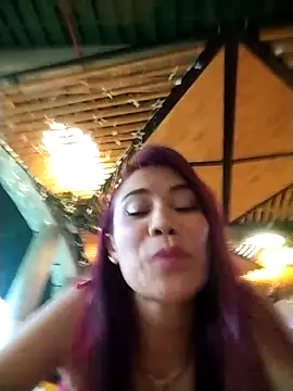 Snapshot of dulcelatin21 chatting on November 16, 9:19 pm dulcelatin21 online show from November 16, 9:19 pm