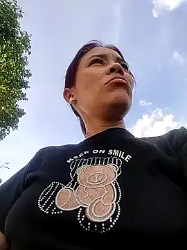 Snapshot of dulcelatin21 chatting on November 4, 8:34 pm dulcelatin21 online show from November 4, 8:34 pm